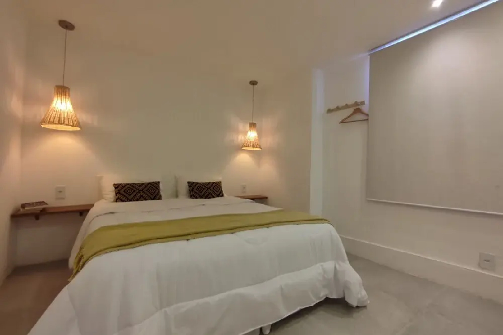 Casa pé na areia com 05 suítes