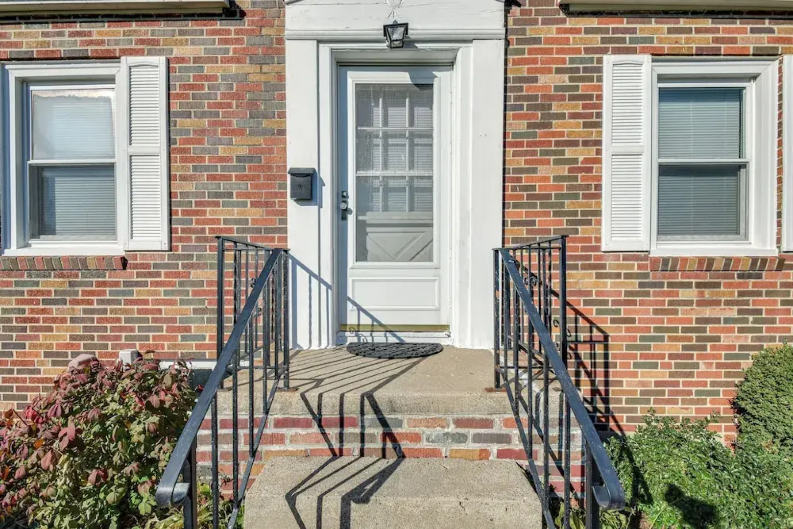 Quaint Cedar Rapids Home, 4 Mi to Downtown!