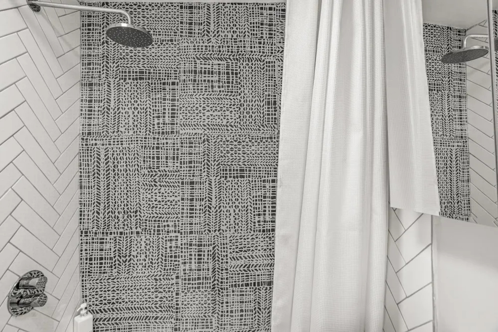 Spacious & Central Getaway Queen Beds