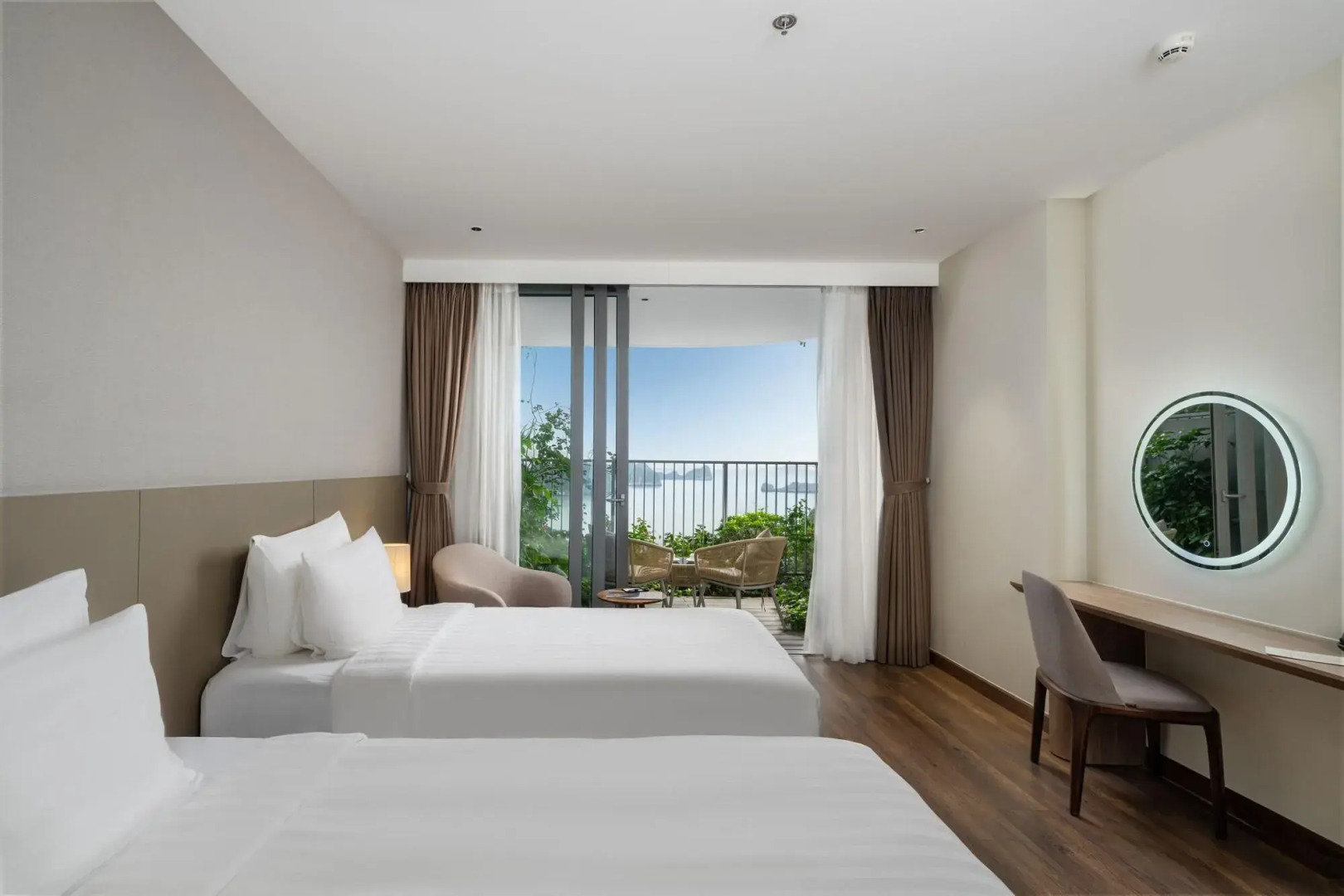 Flamingo Premium Lan Ha Bay Resort