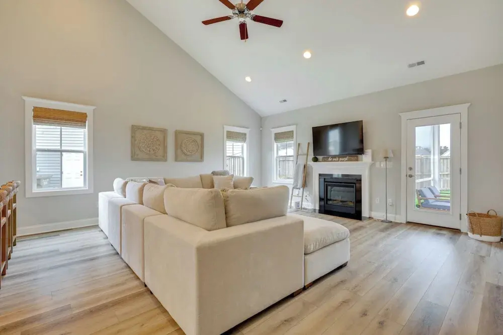 Spacious Home w/ Screened Patio in Wilmington!