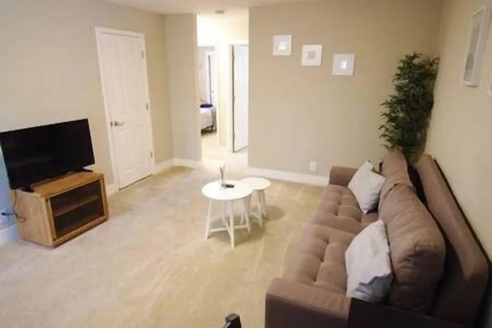 Furnished Washer & Dryer Near HWY 101