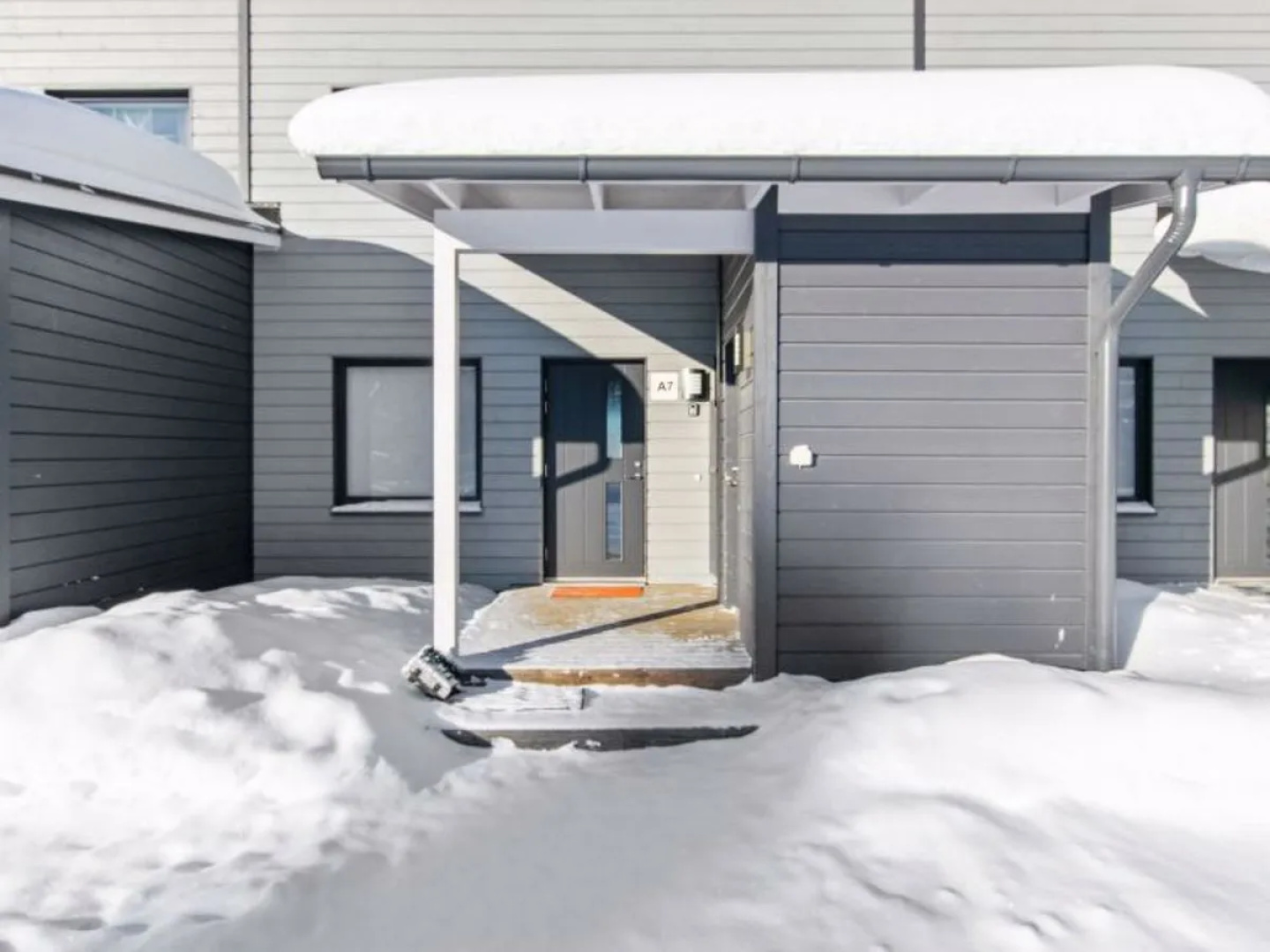 Skivillas 78 ukkohalla (7)
