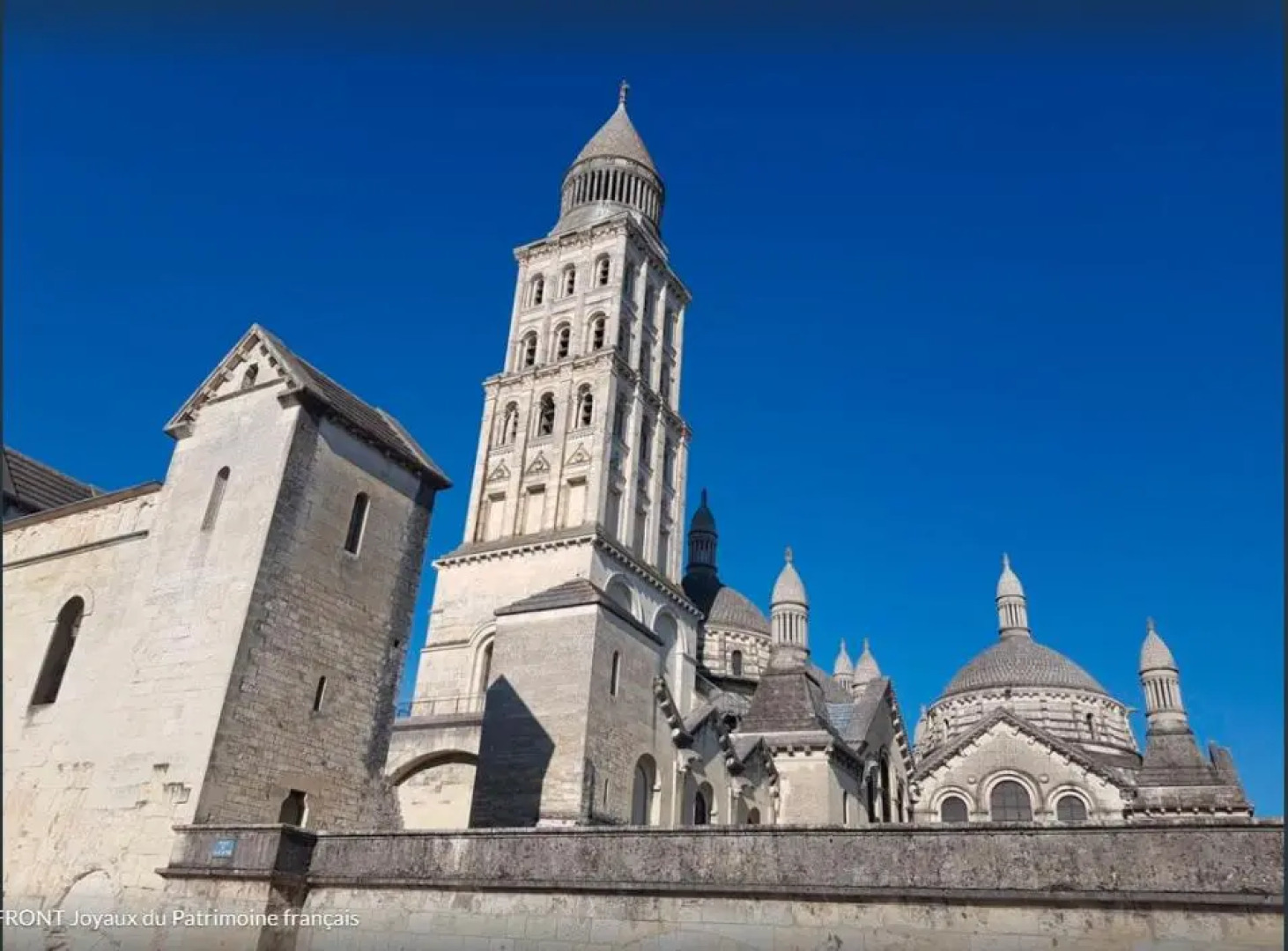 Superbe loft t4 de 96 M2 au coeur Périgueux