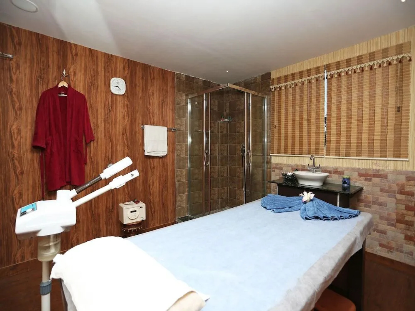 OYO 6315 Golden Leaf Resort