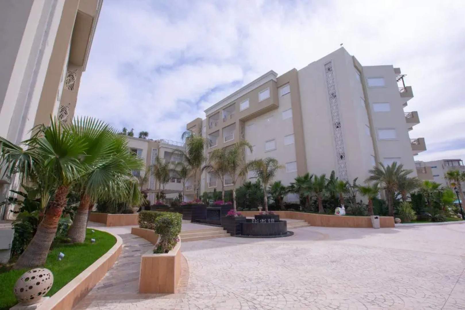 Un luxueux appartement S+1 richement meublé