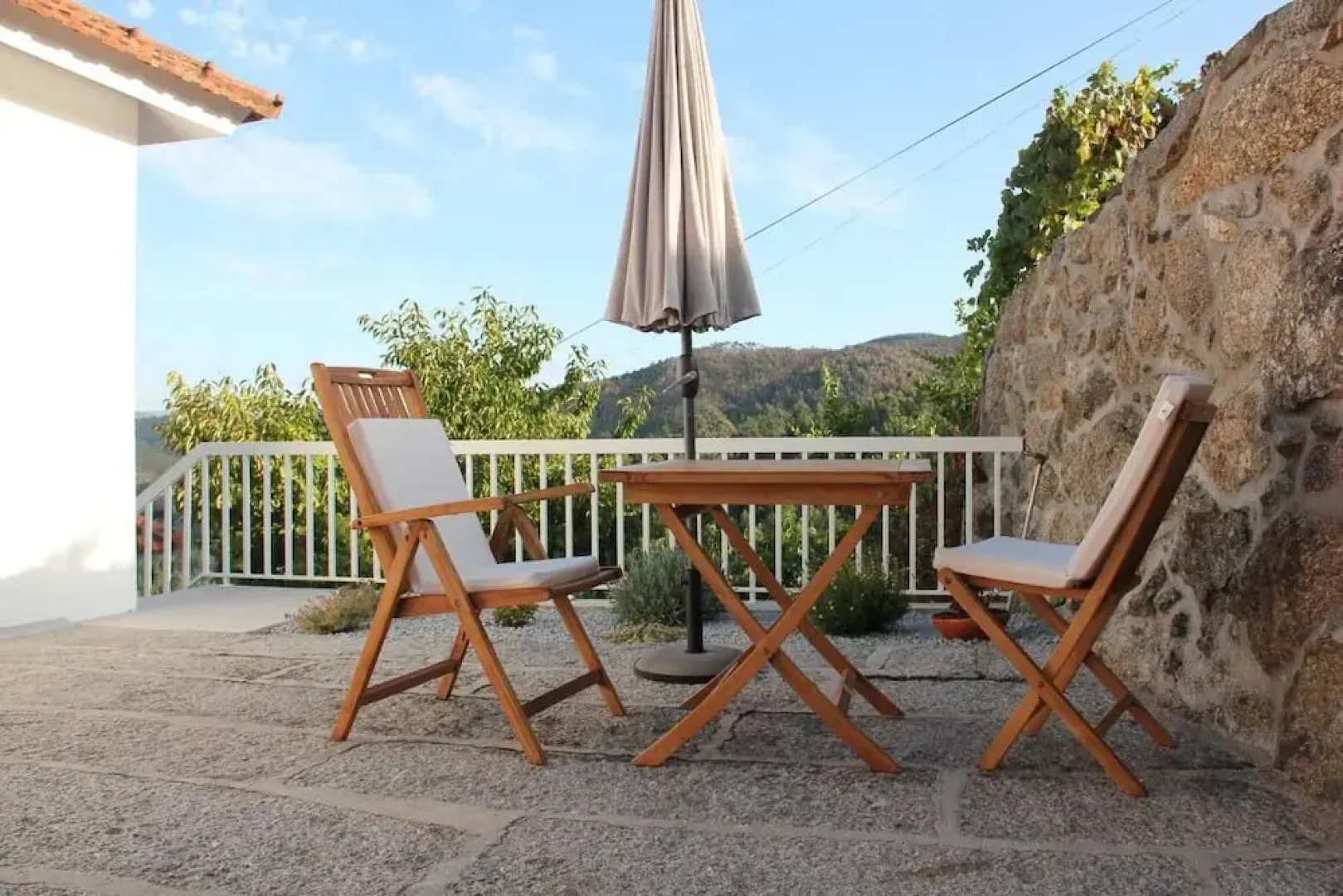 Charming Holiday House in Bairros Portugal With Mountain Views