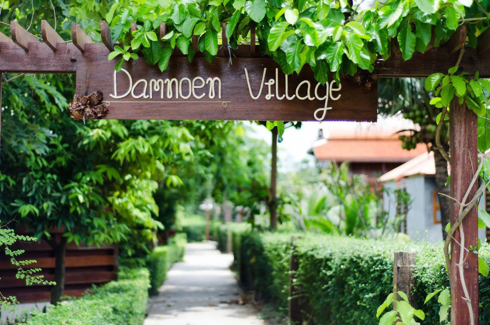 Maikaew Damnoen Resort