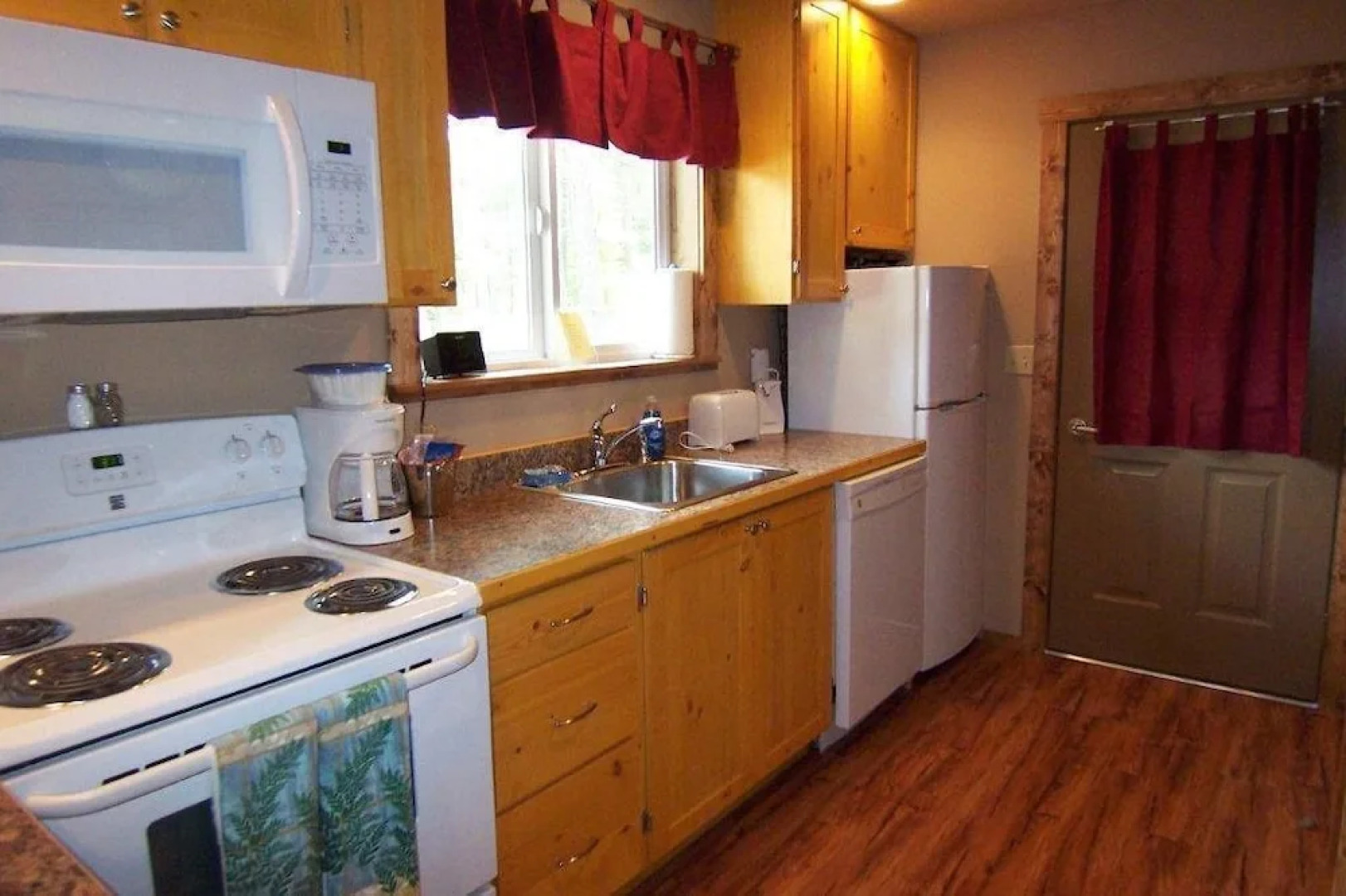 Historic Tamarack Lodge and Cabins