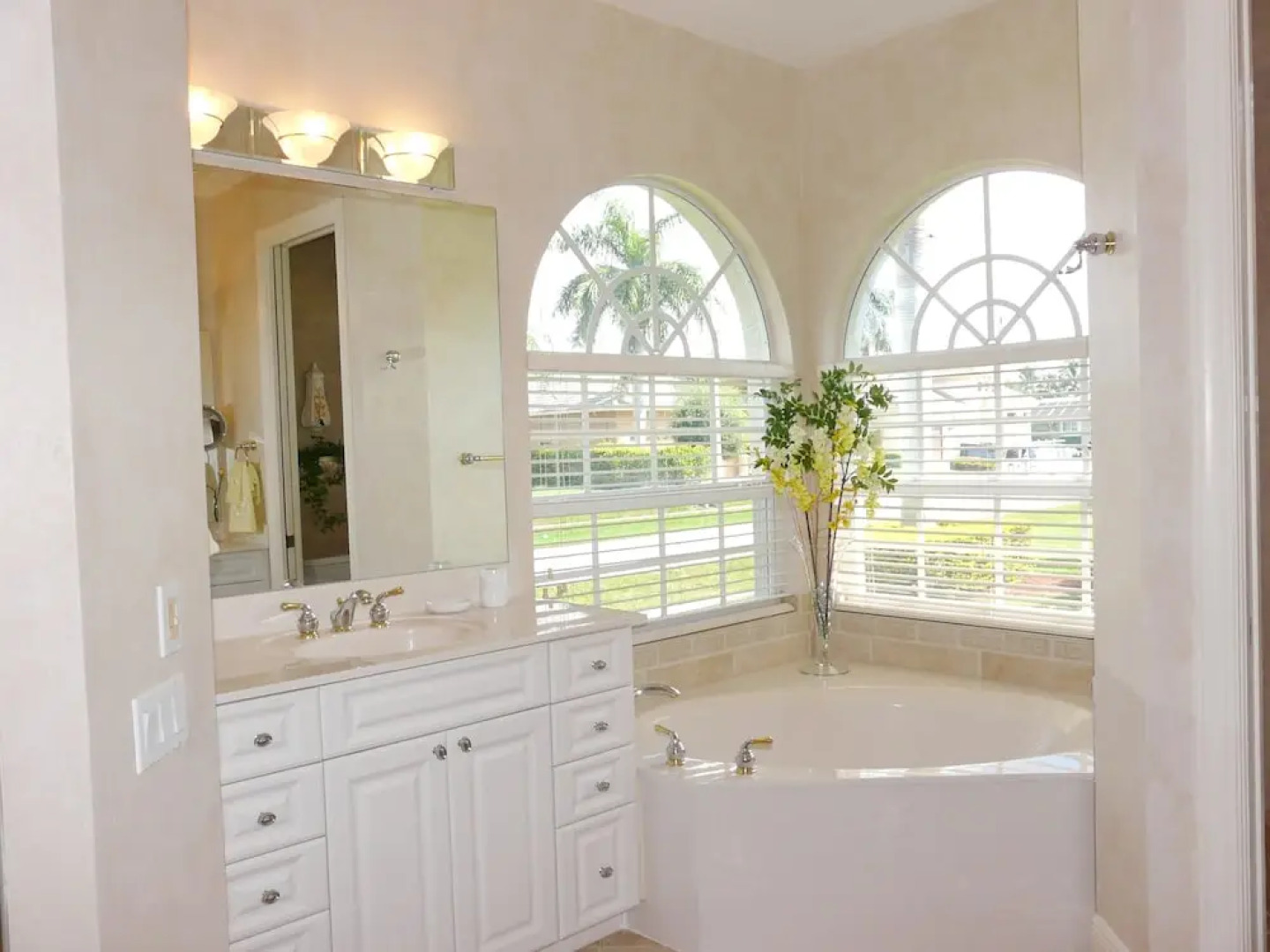 1165 Lamplighter Court