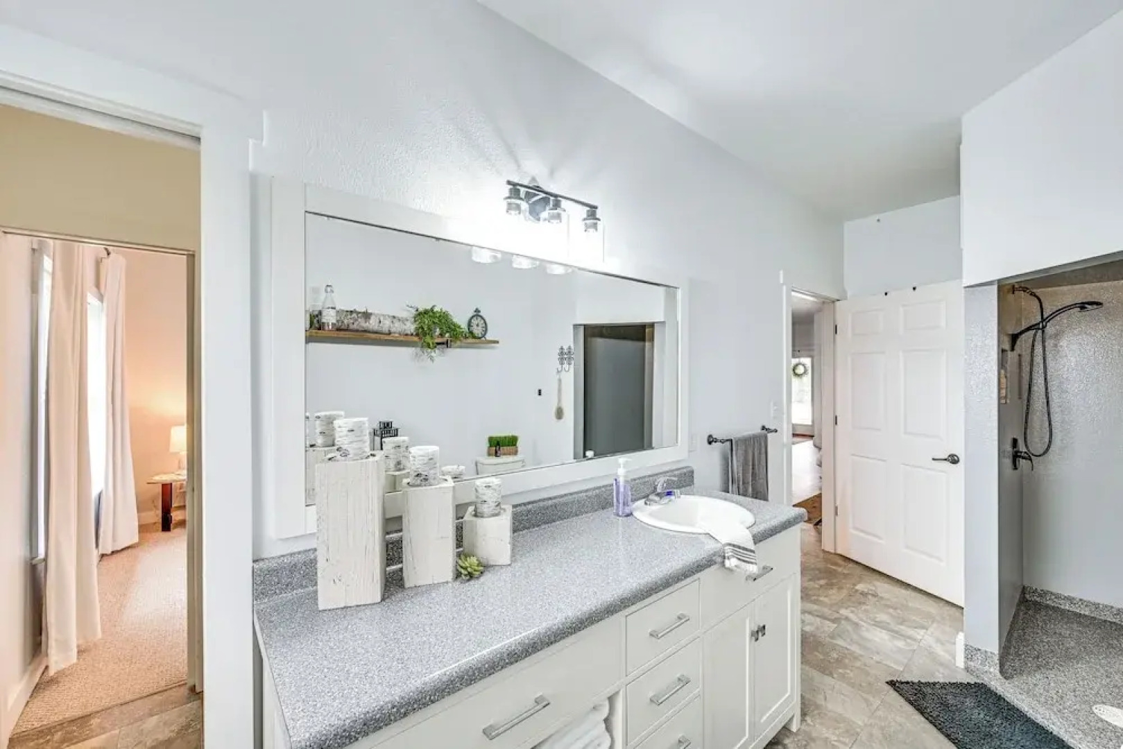 Shipshewana Guest House With Fire Pit!