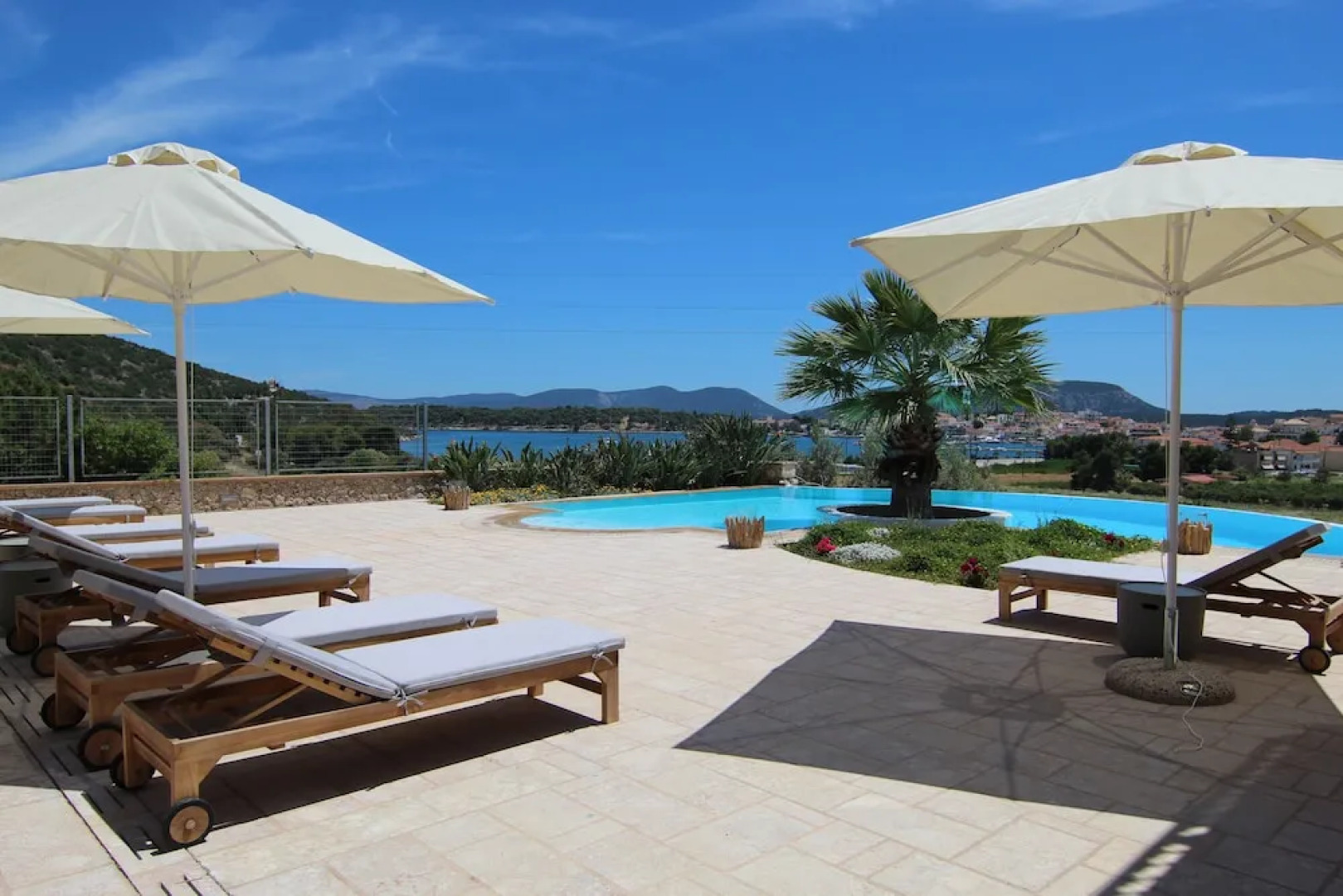 Grand Bleu by Fun In the Sun