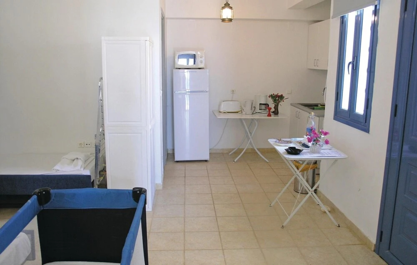 Amazing Home in Ampela, Syros With 6 Bedrooms and Outdoor Swimming Pool