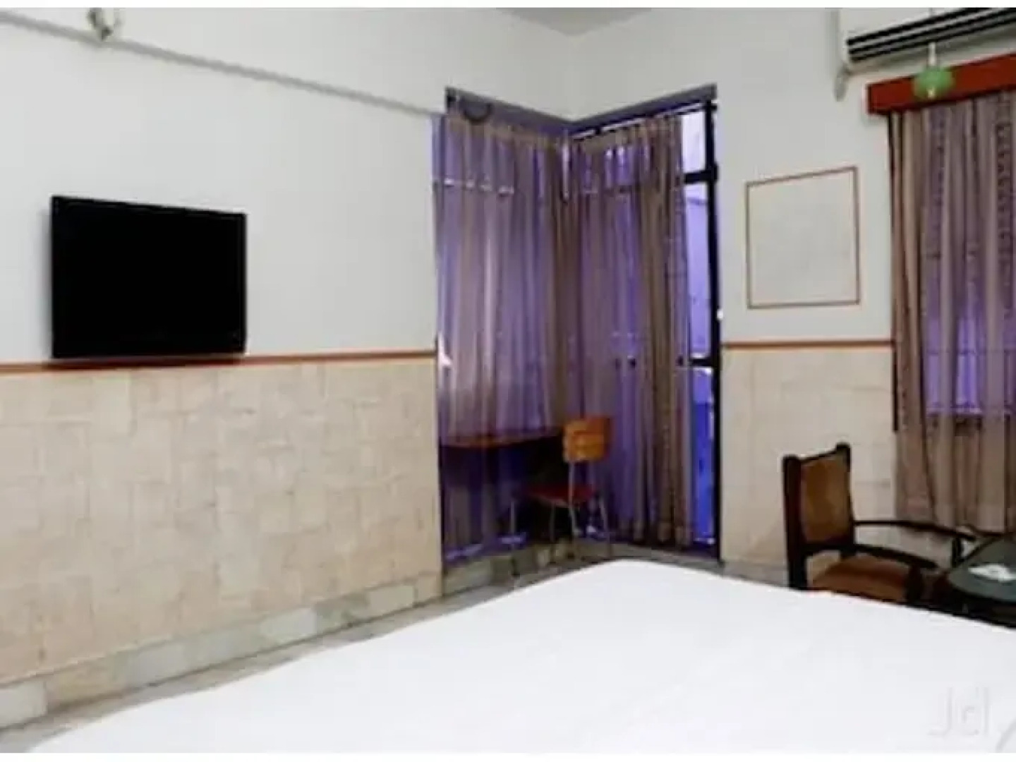 Iroomz Ashoka Comforts