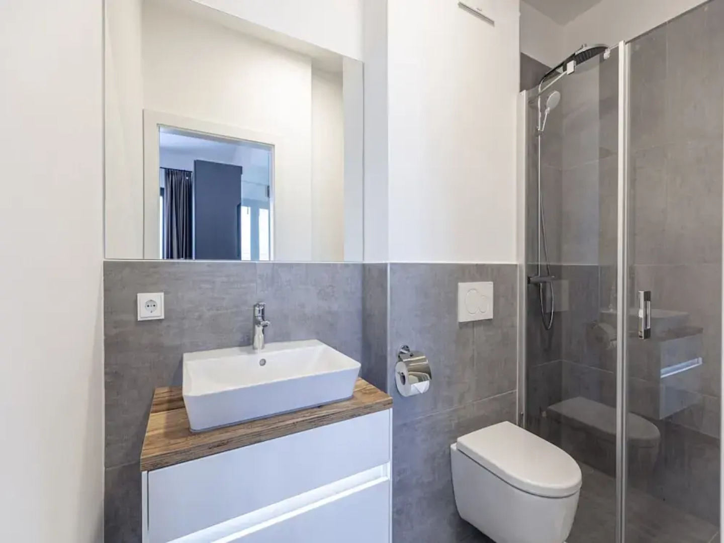 Apartment With Shared Infinity Pool