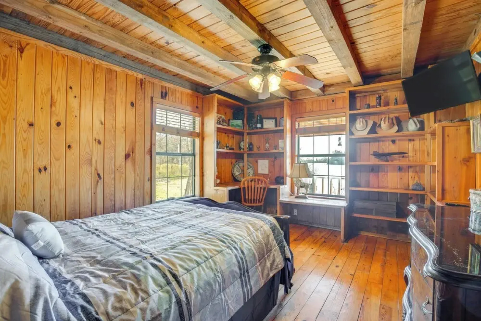 Private Lake On-site: Secluded Retreat in Grant!