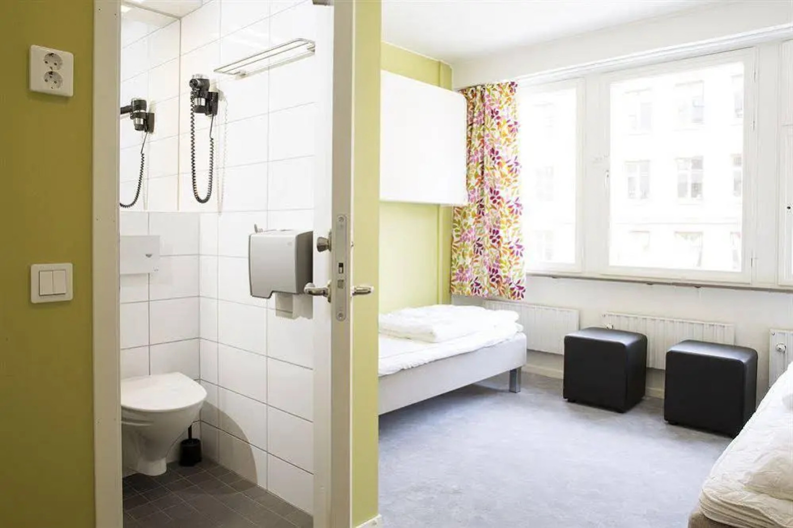 Slottsskogens Hostel