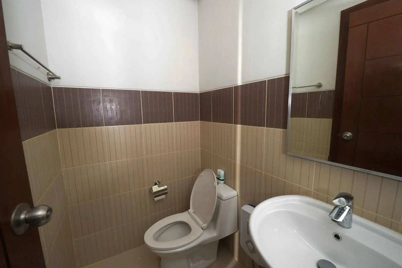 Mactan Seaside Apartments