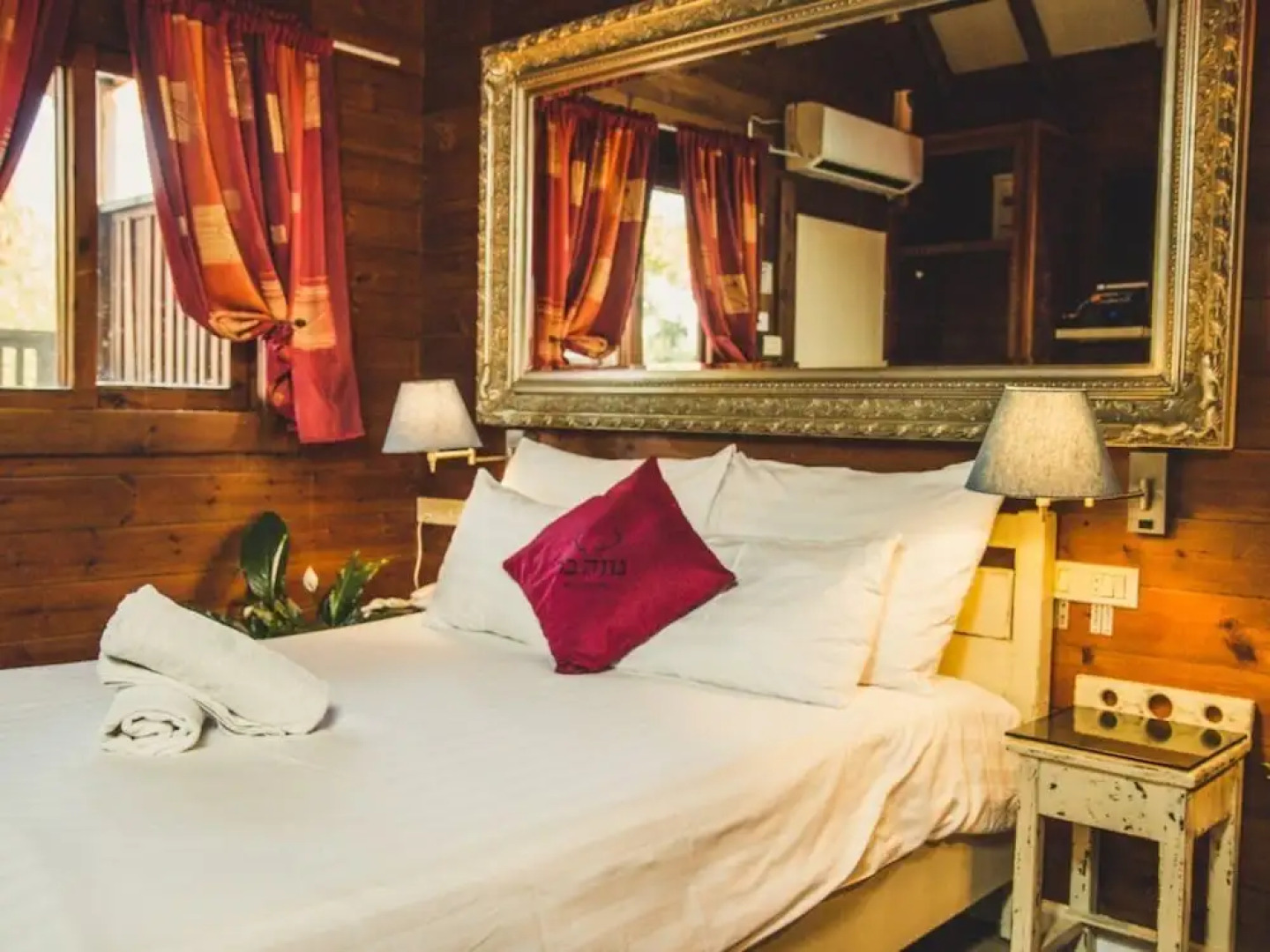 Neve Bar boutique hotel in the village