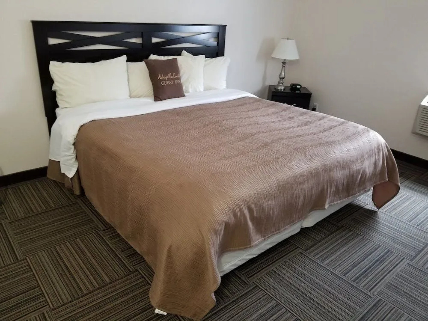 Auberge MacDonald Guest Inn