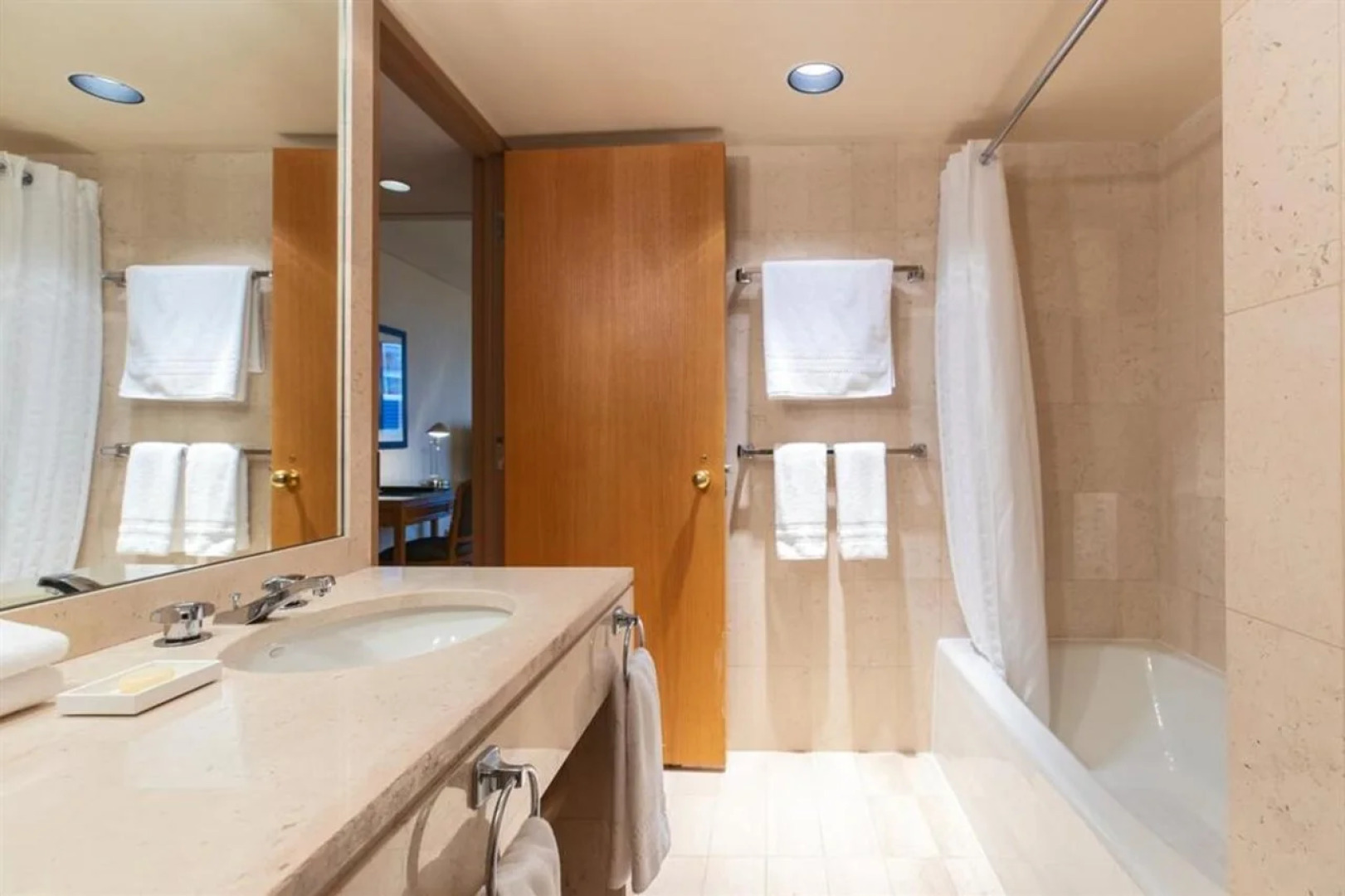 Metropolitan Hotel Vancouver