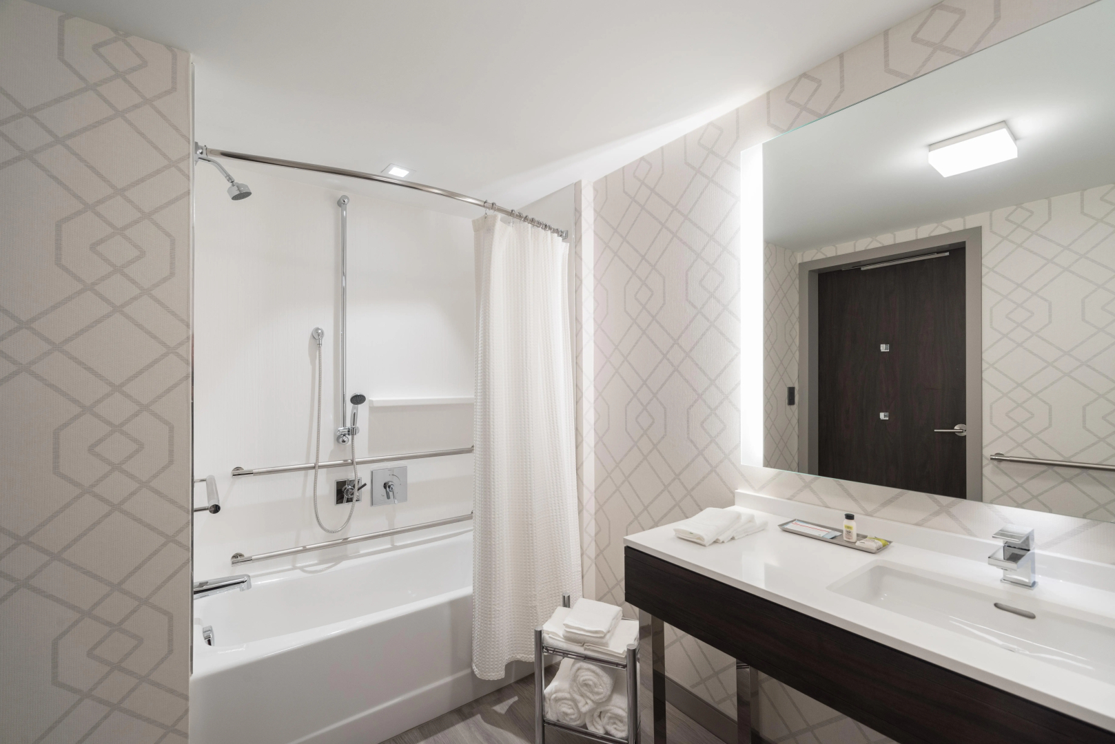 Holiday Inn Boston Logan Airport - Chelsea by IHG