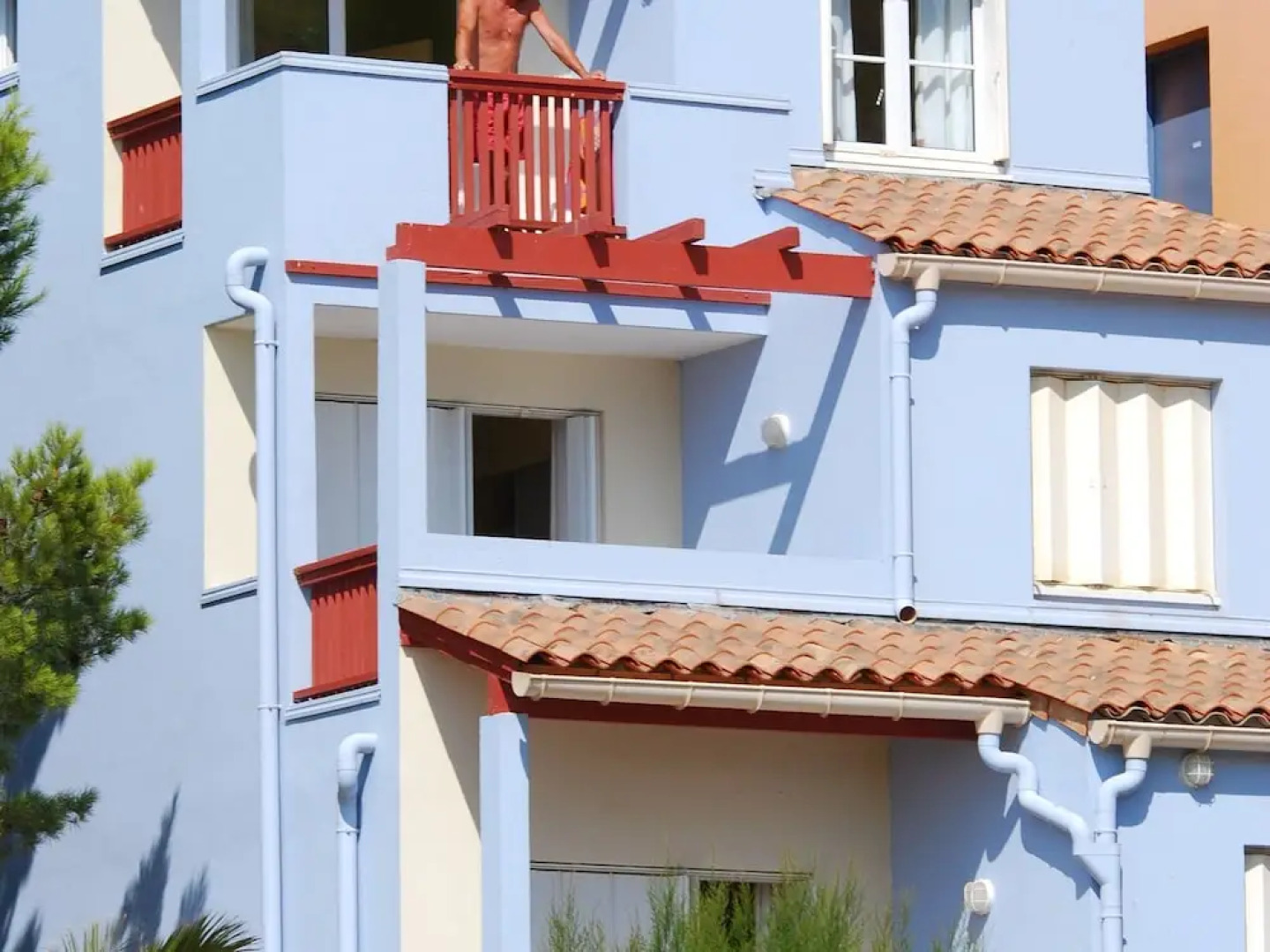 Colorful Apartment With Balcony or Terrace 500m From the sea