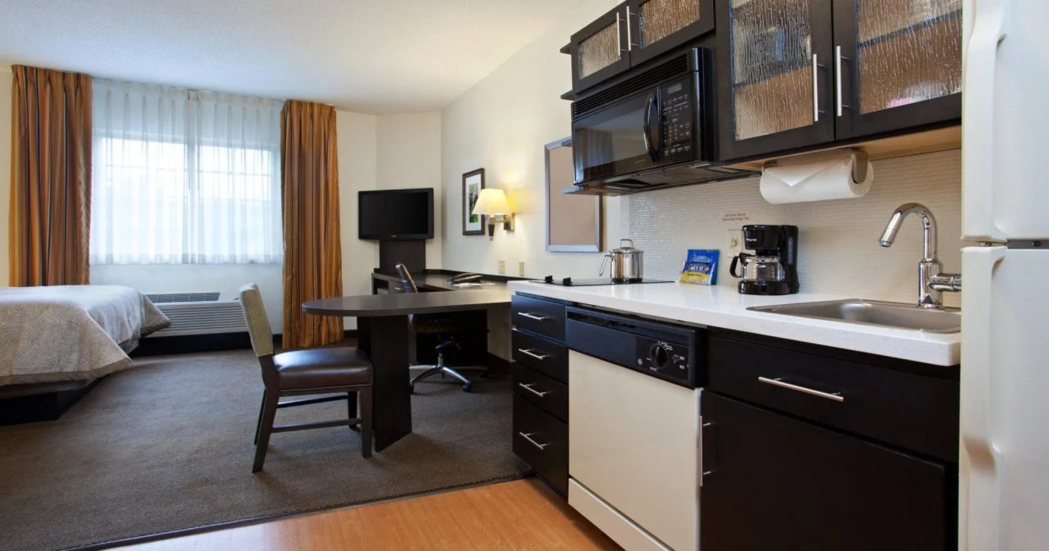 Sonesta Simply Suites Miami Airport Doral