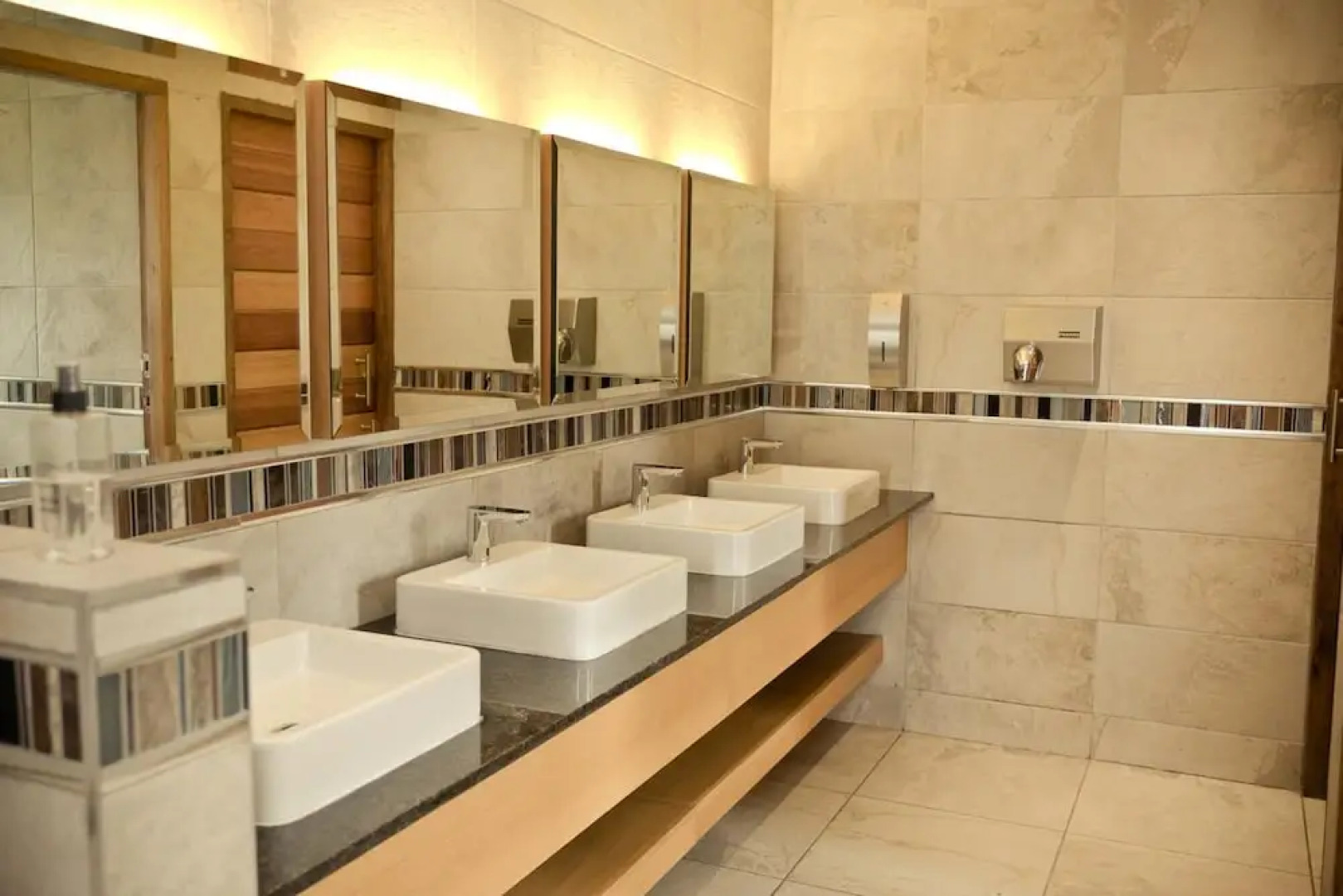 Africanos Country Estate