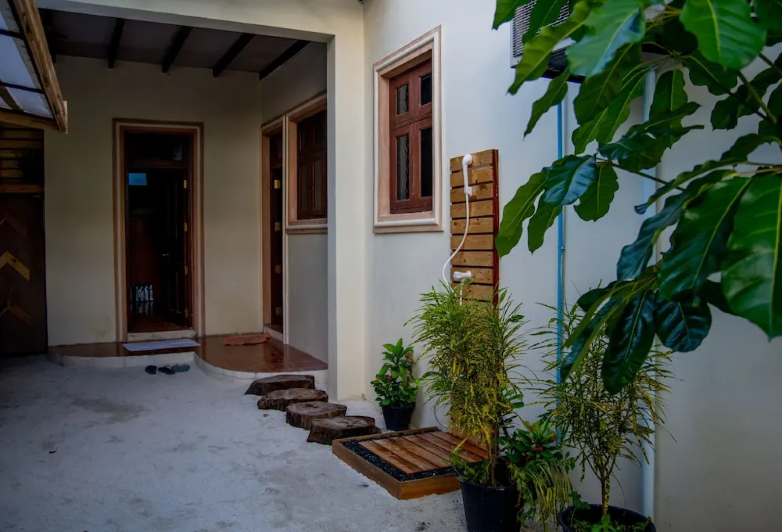 Отель Kuri Beach View Inn