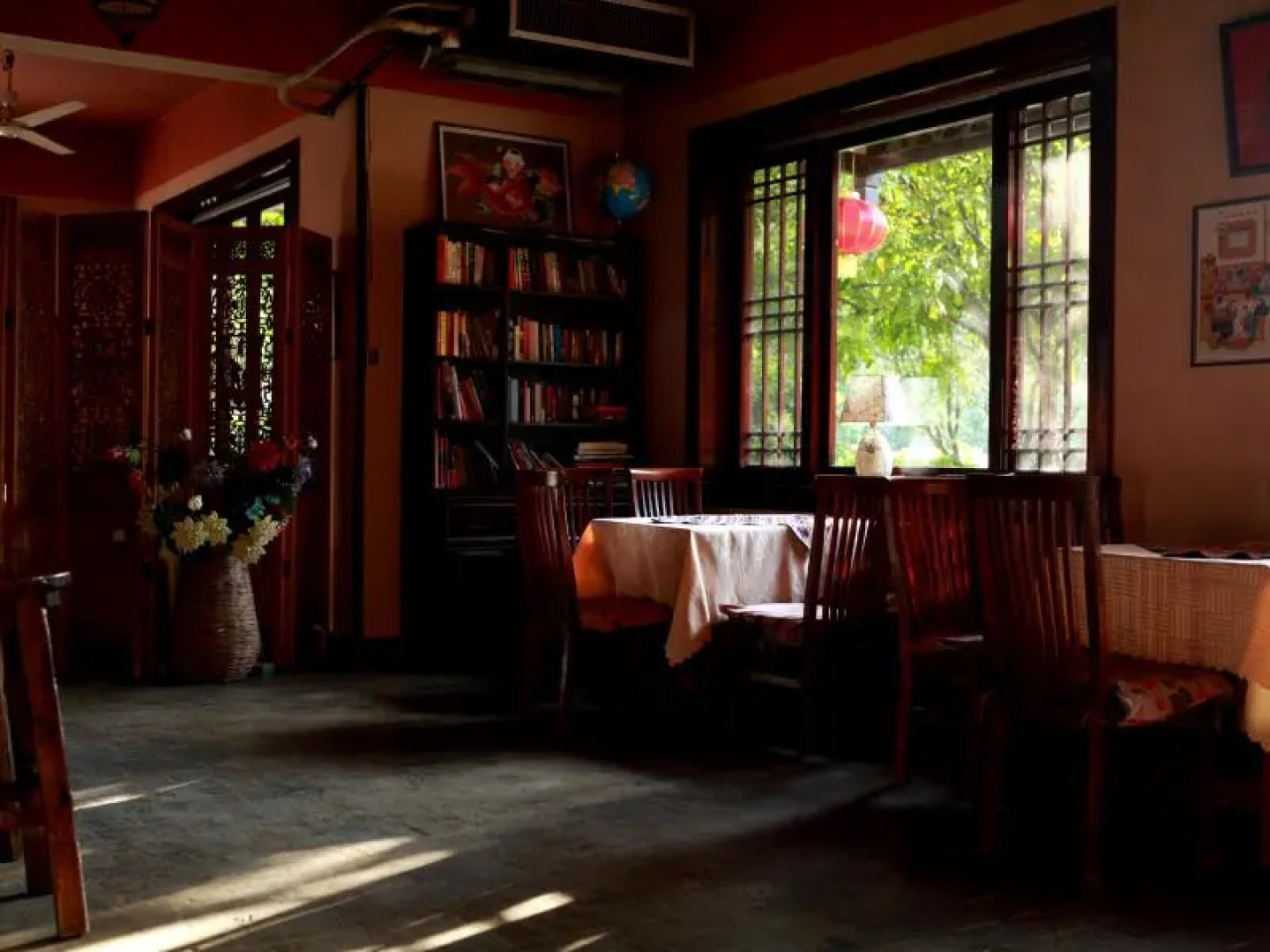 Snow Lion Riverside Resort