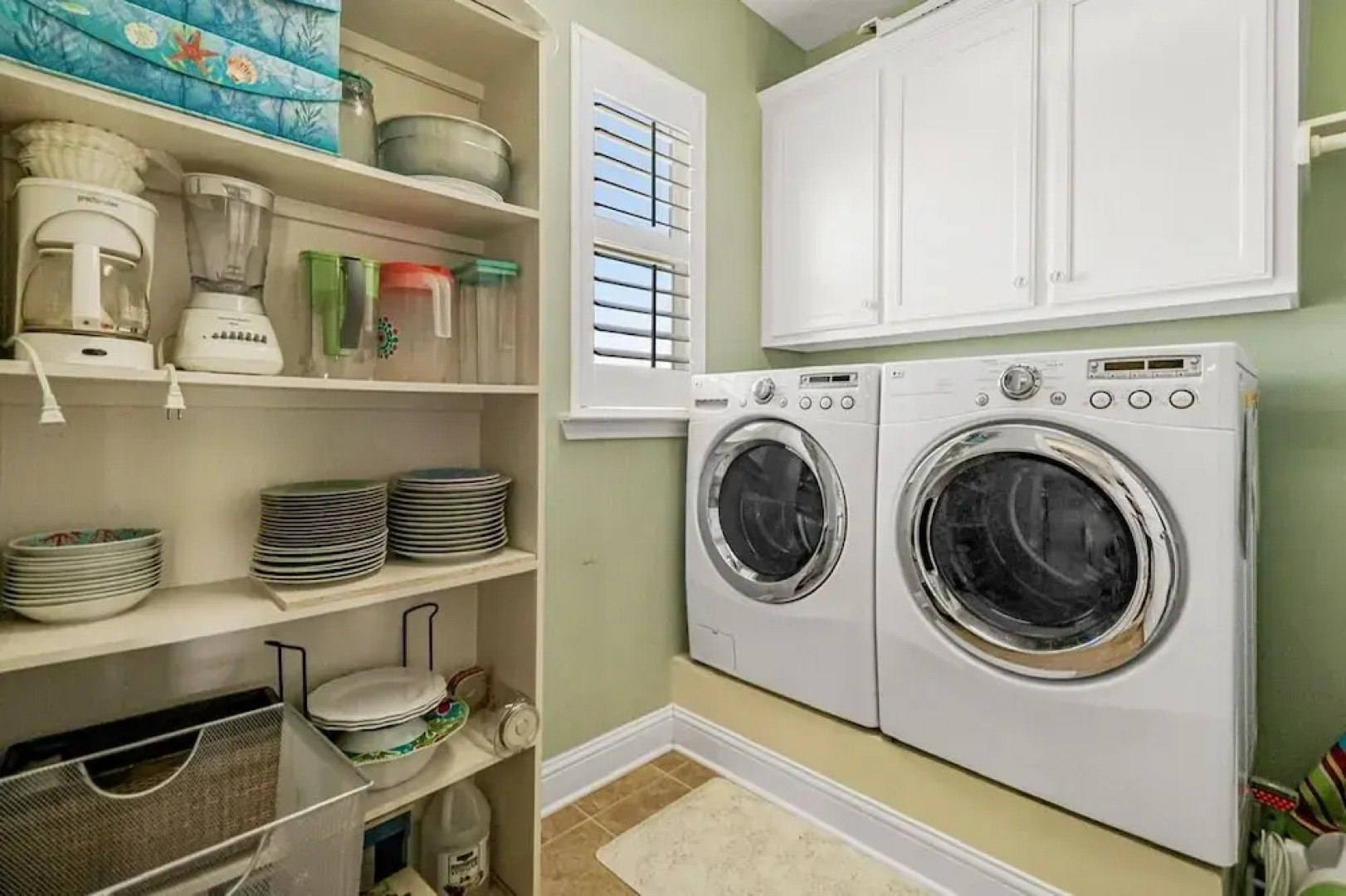 Chateau Mingo 3 Bedroom Home by RedAwning