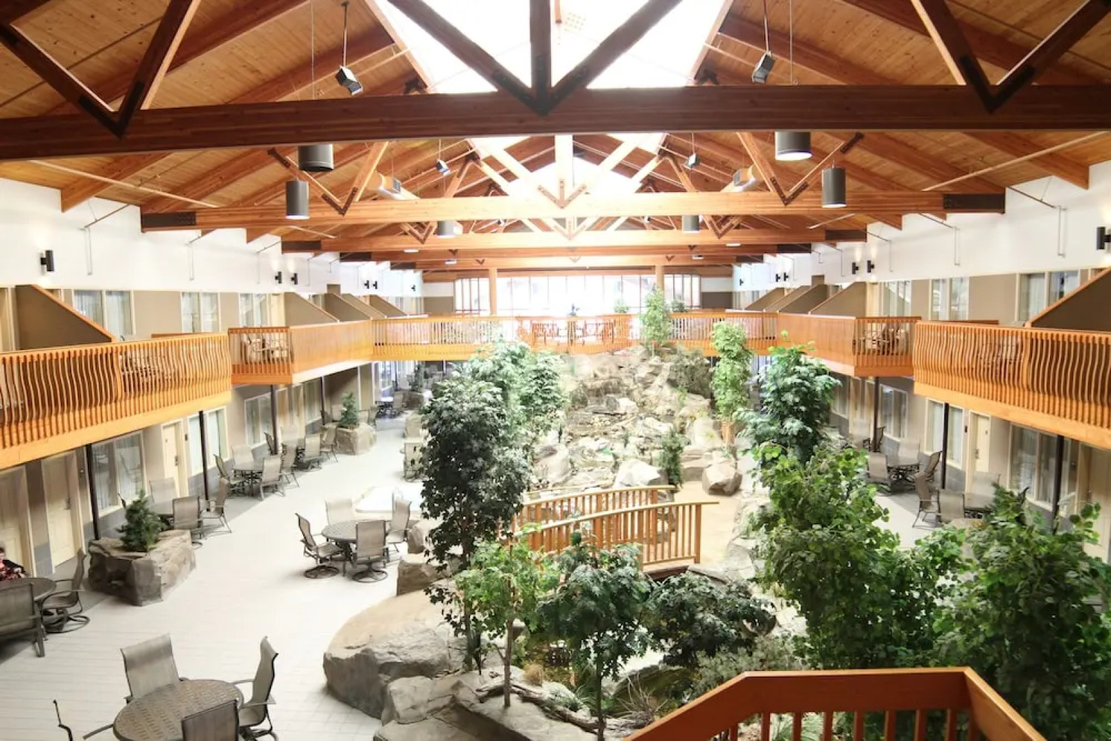 C'mon Inn Hotel & Suites