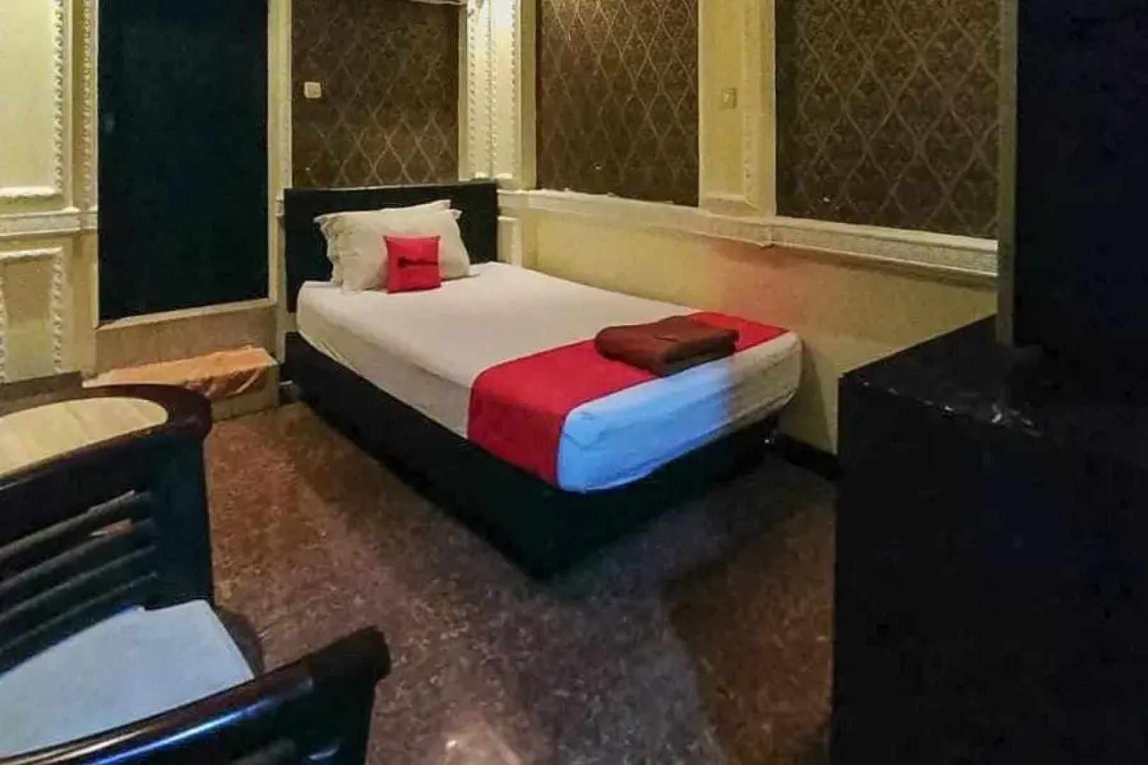 RedDoorz Plus near Simpang Tiga Tritayasa Cilegon