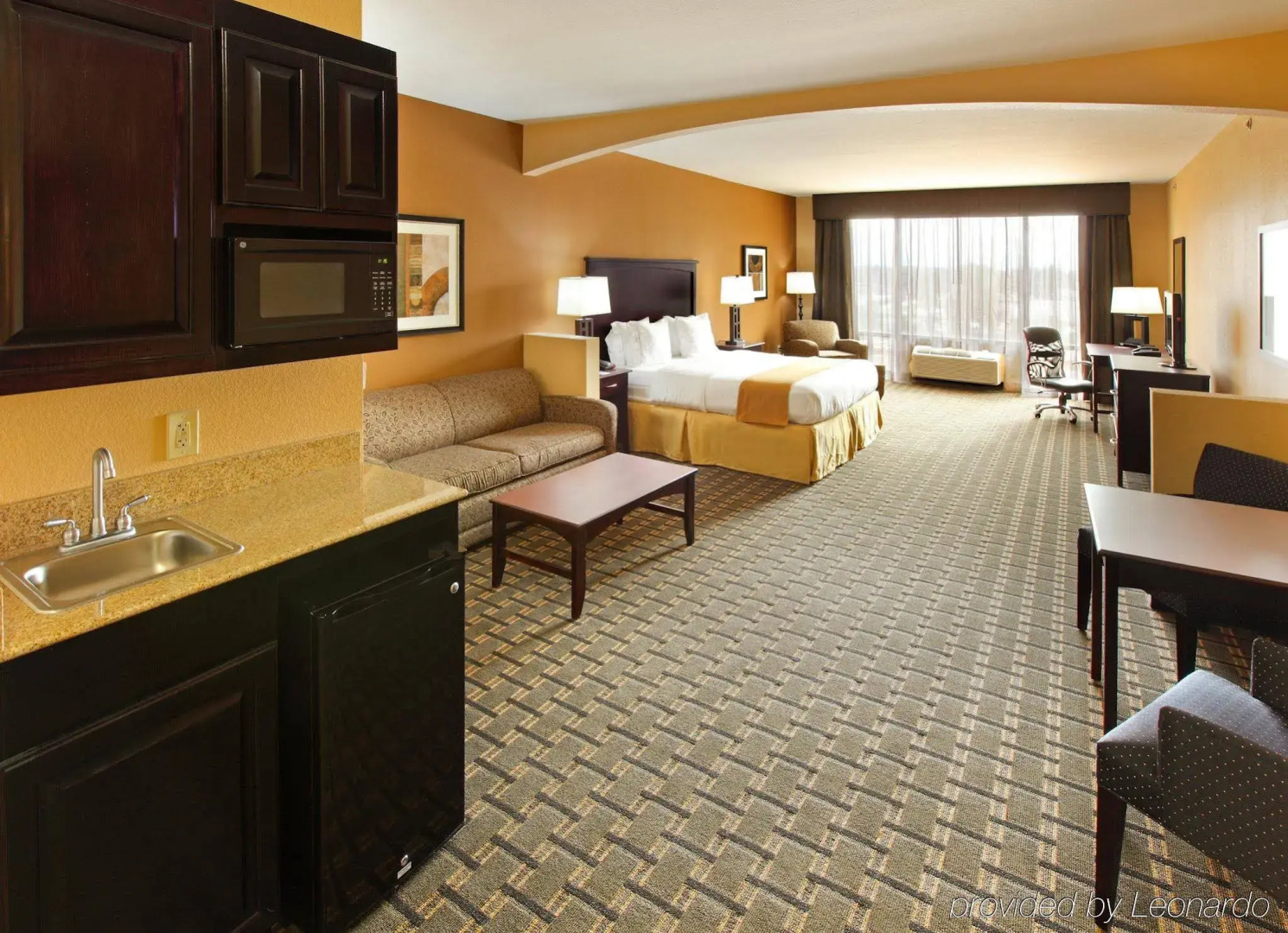 Holiday Inn Express Hotel & Suites Texarkana East by IHG