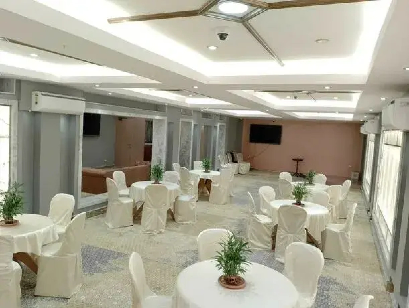 La Nicholas Dei Da Kine Resort