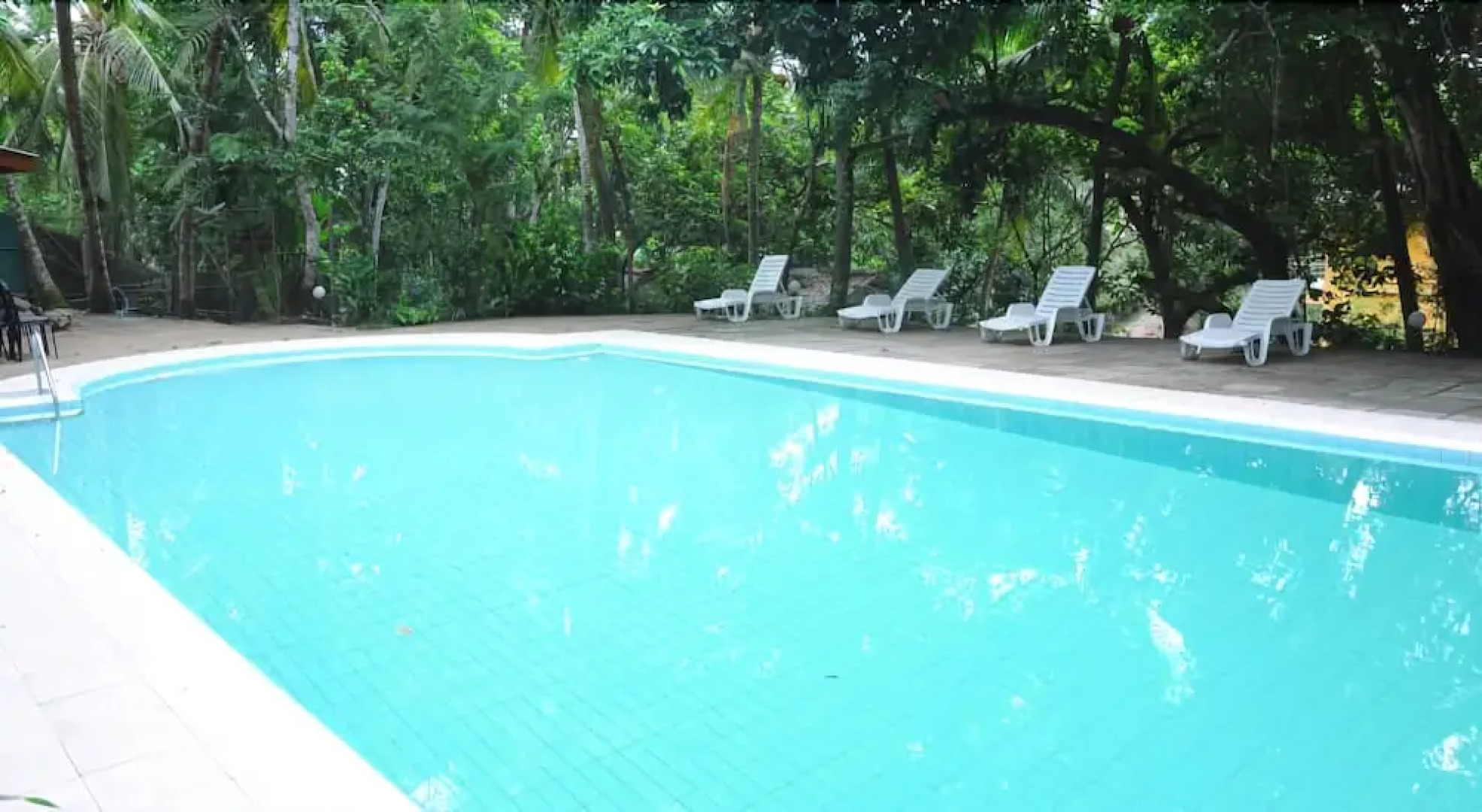 Field View Holiday Resort Hotel