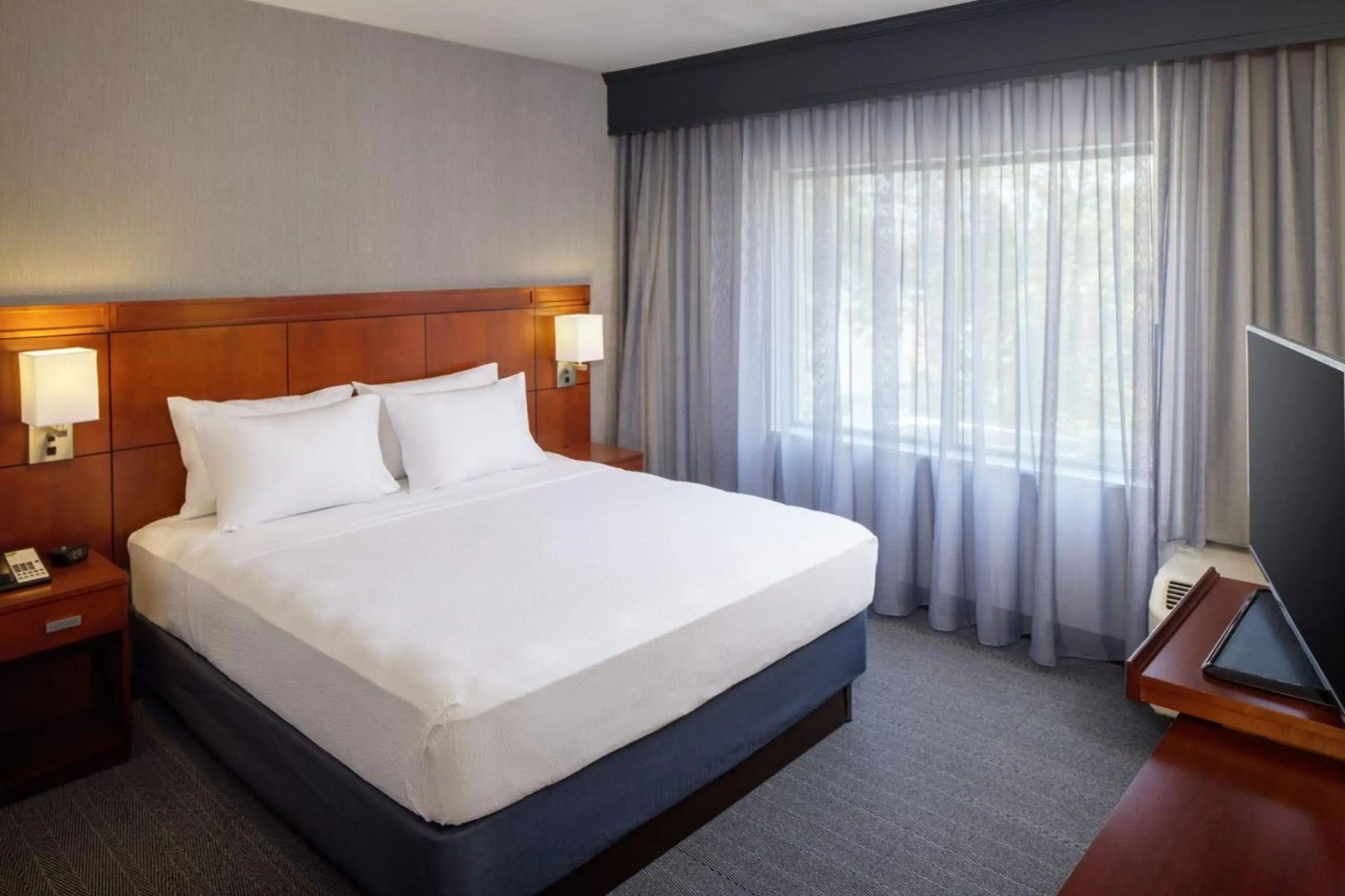 Courtyard by Marriott Charleston Downtown/Civic Center