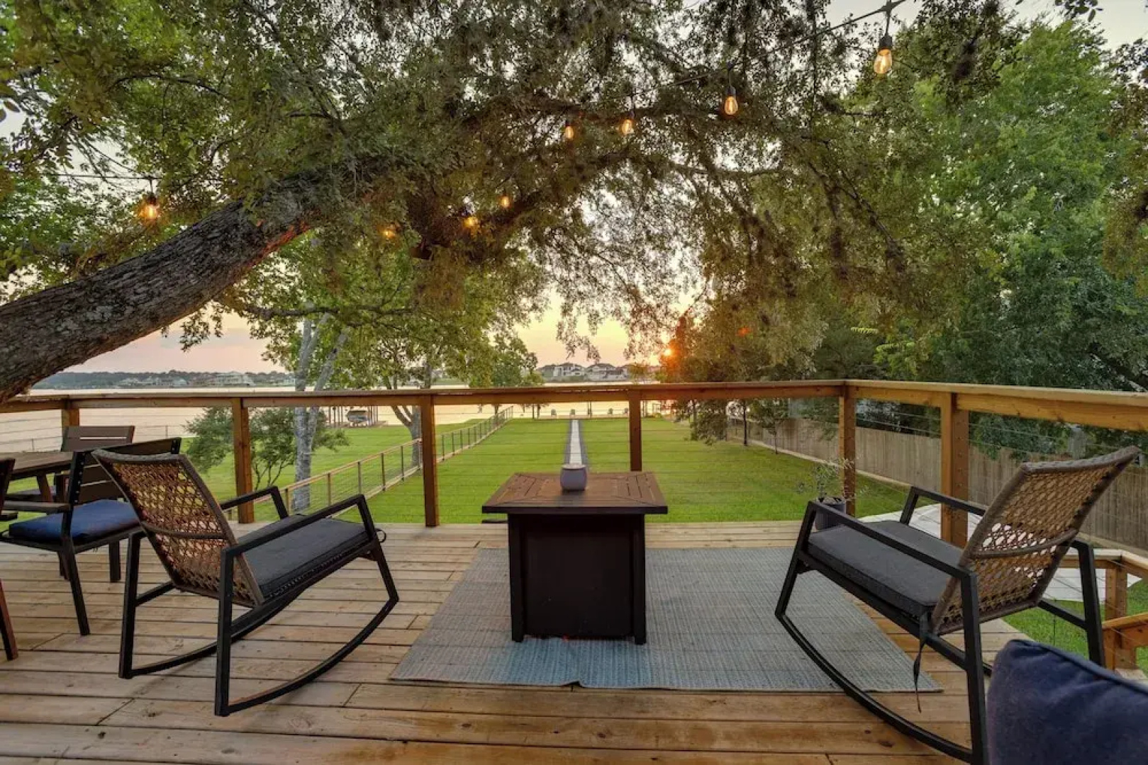 Willis Waterfront Home w/ Deck on Lake Conroe!