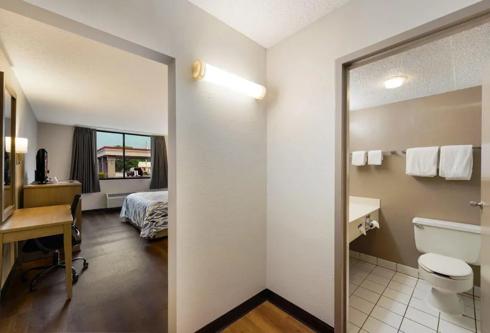 Red Roof Inn Painted Post