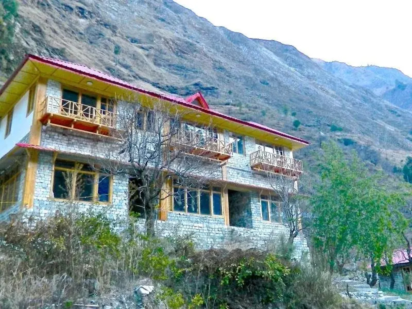 Devat Farm Cottage Tirthan Gushaini