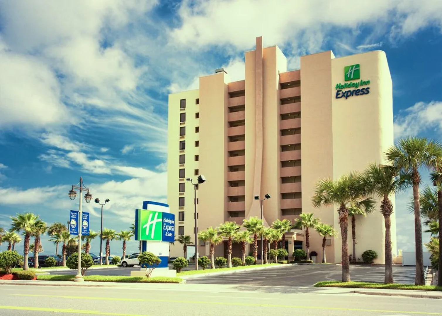 Holiday Inn Express Hotel & Suites Oceanfront Daytona Beach Shor