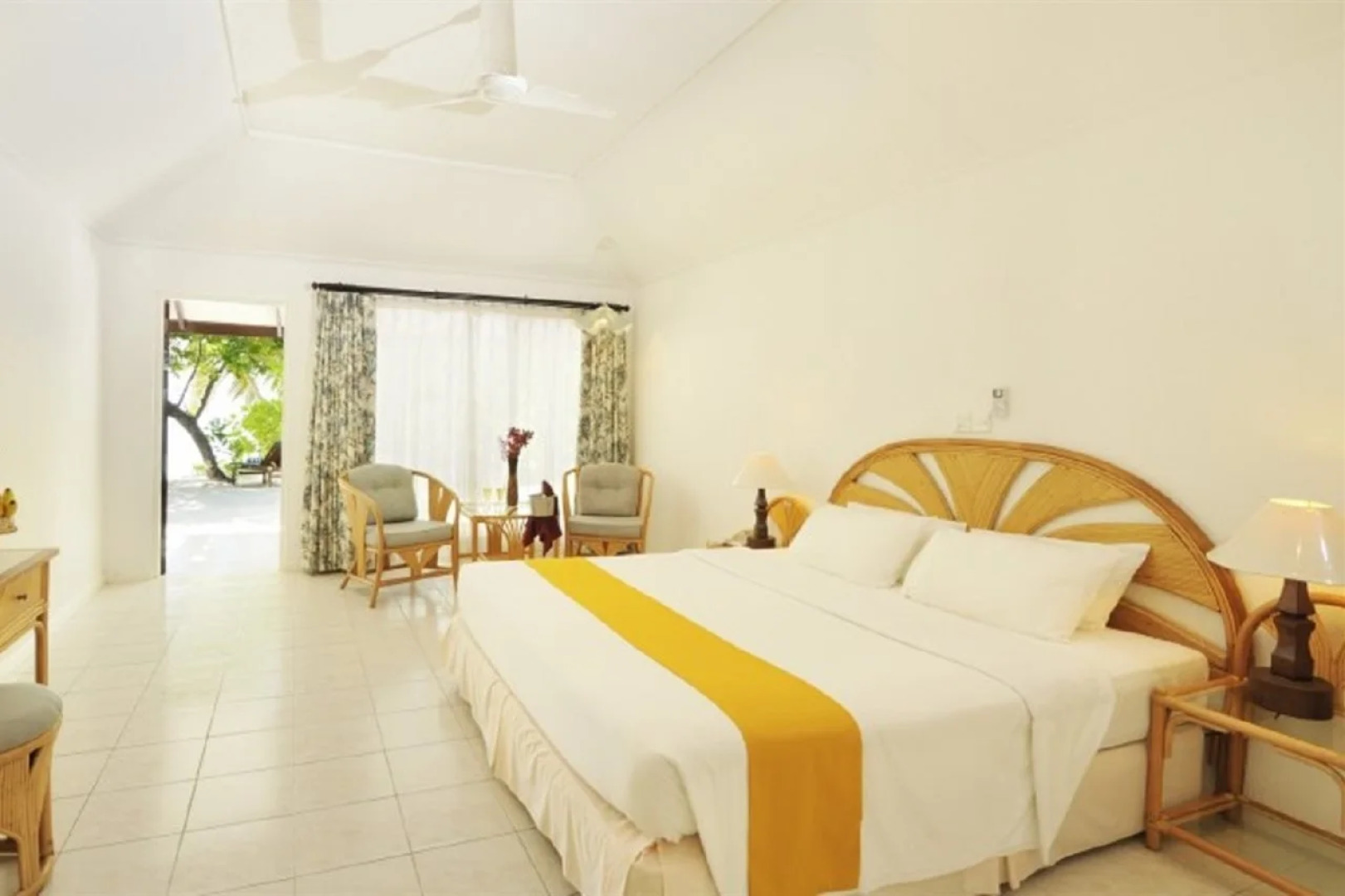 Holiday Island Resort & Spa