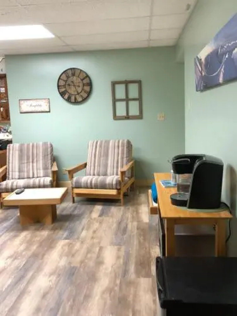 Sawing Logzz Bed and Breakfast