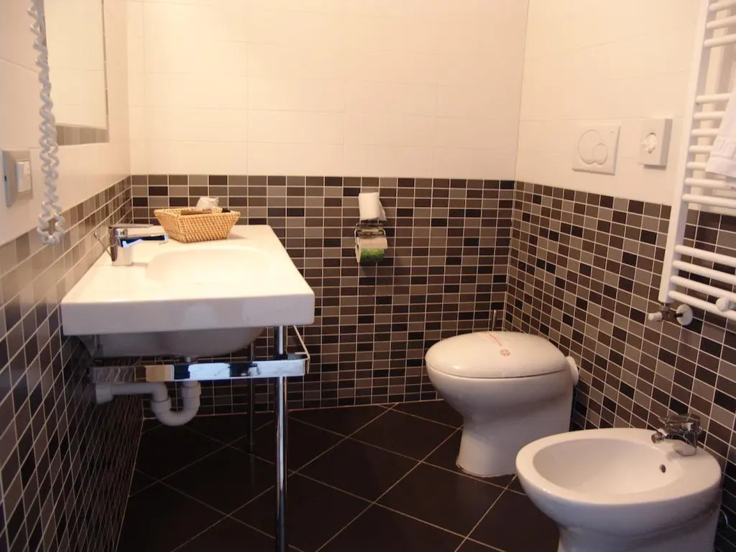 Hotel Paradise Airport