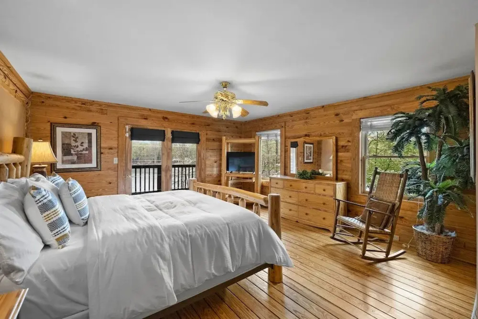 Lakeside Lodge by Avantstay Hot Tub Dock