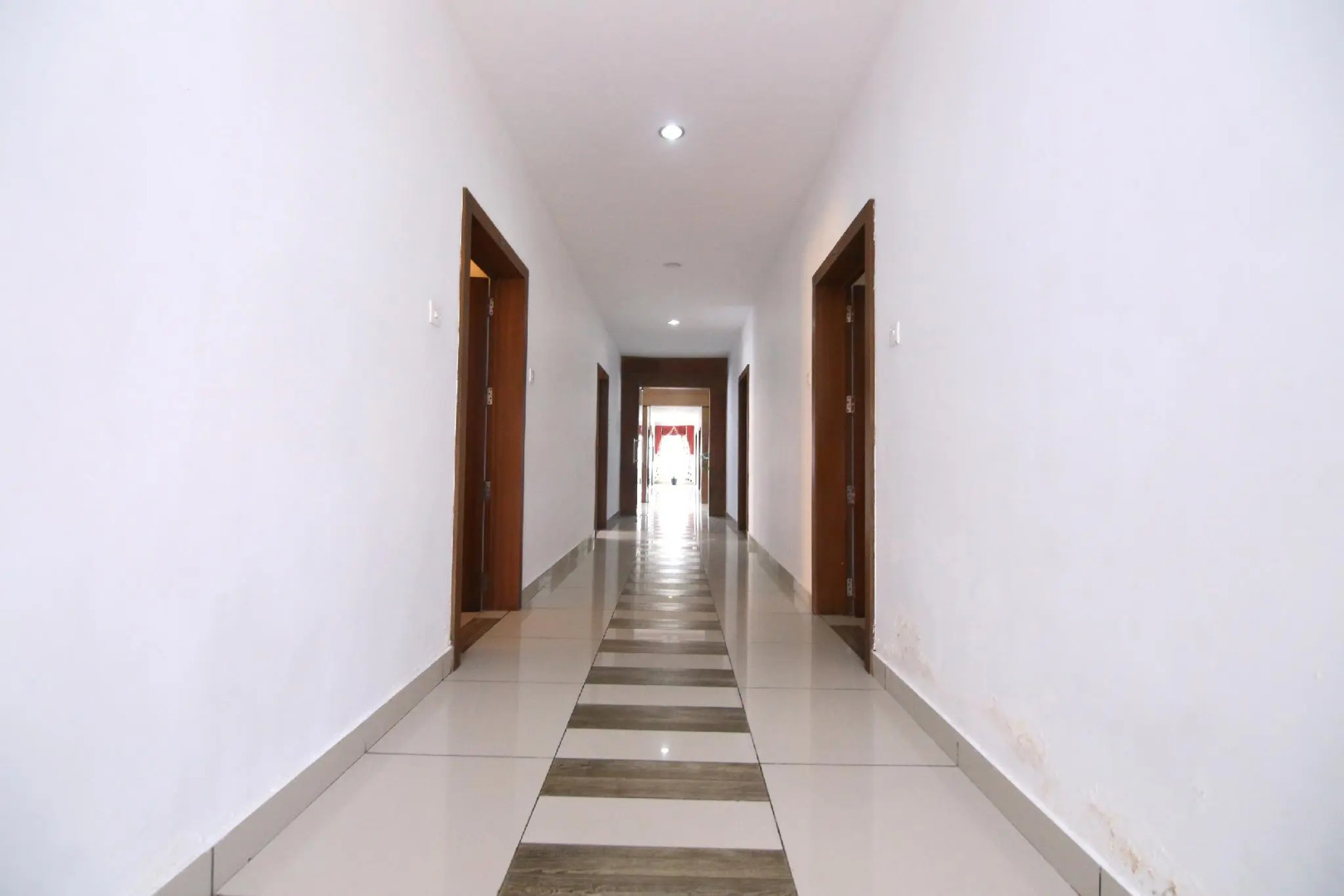 OYO 11374 Hotel Pearl View Residency
