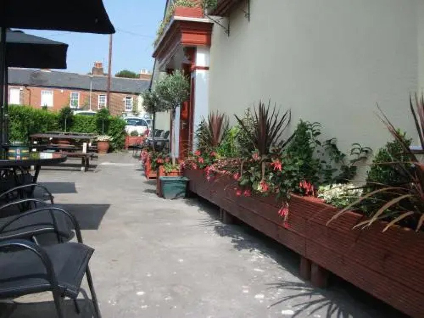 Trowel and Hammer Inn