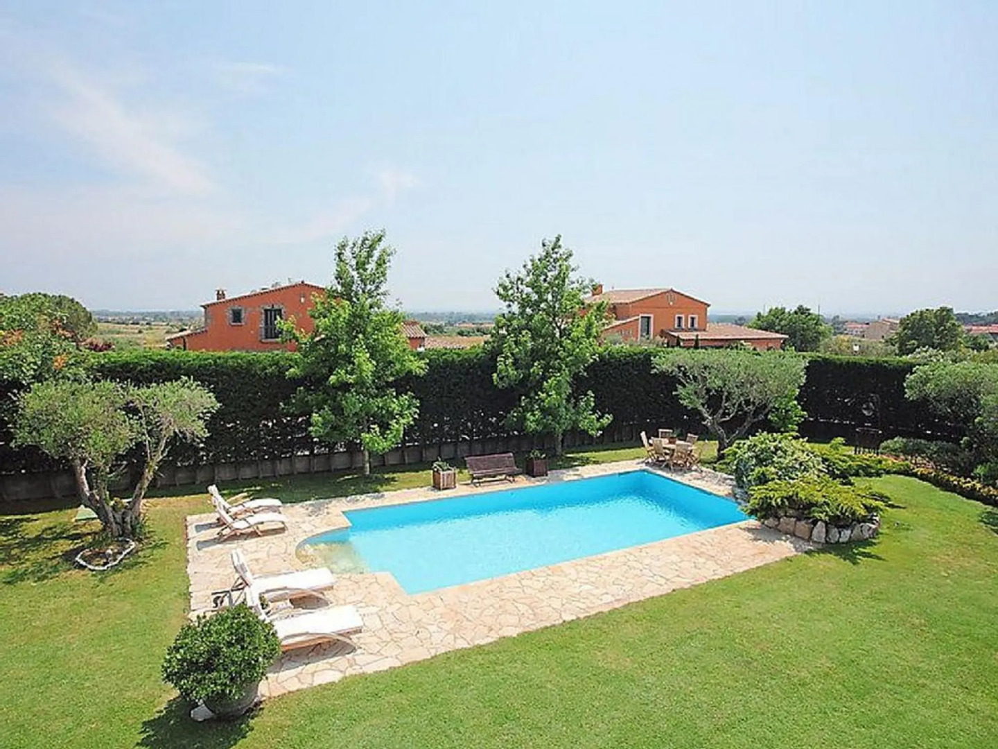 Ideal villa in Peralada with private pool and garden