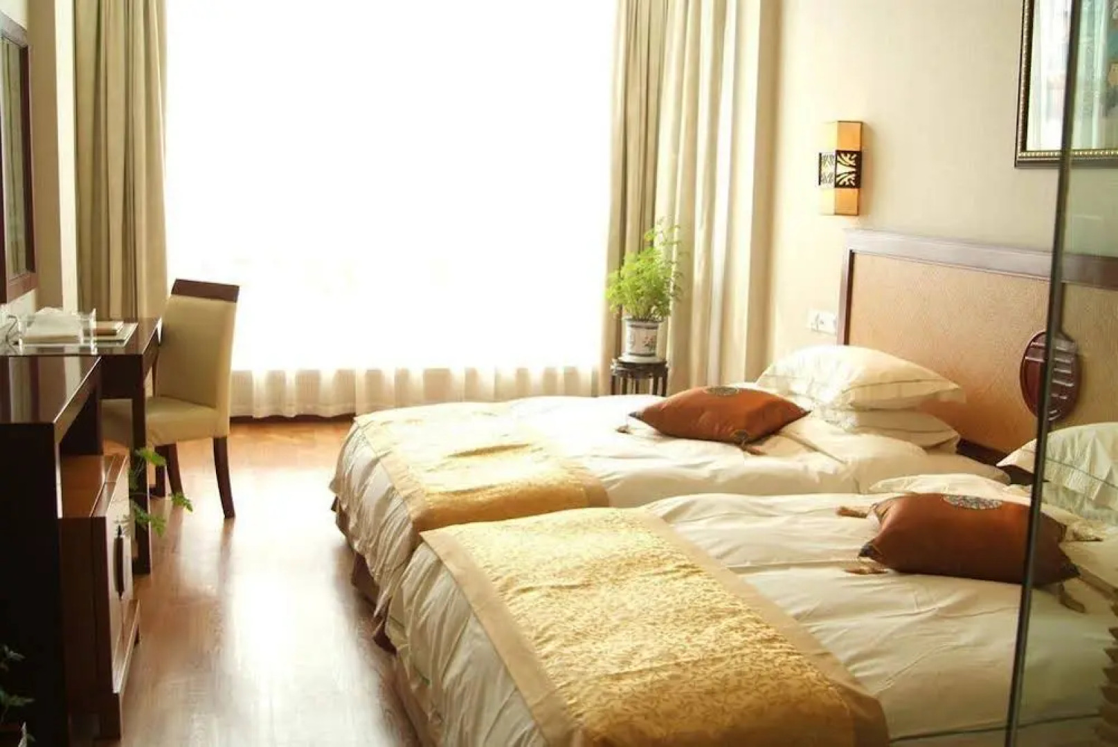 Shapotou Holiday Hotel